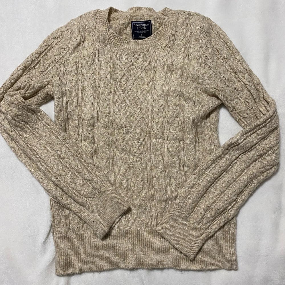 Abercrombie & Fitch Sweater